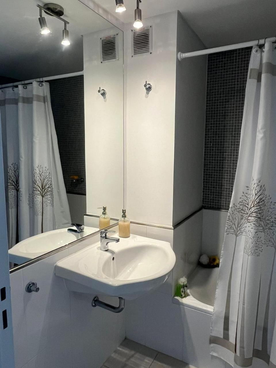 Alojate En Metra Puerto Norte, Luminoso Estudio Con Pileta, Gym Y Balcon Apartment Rosario